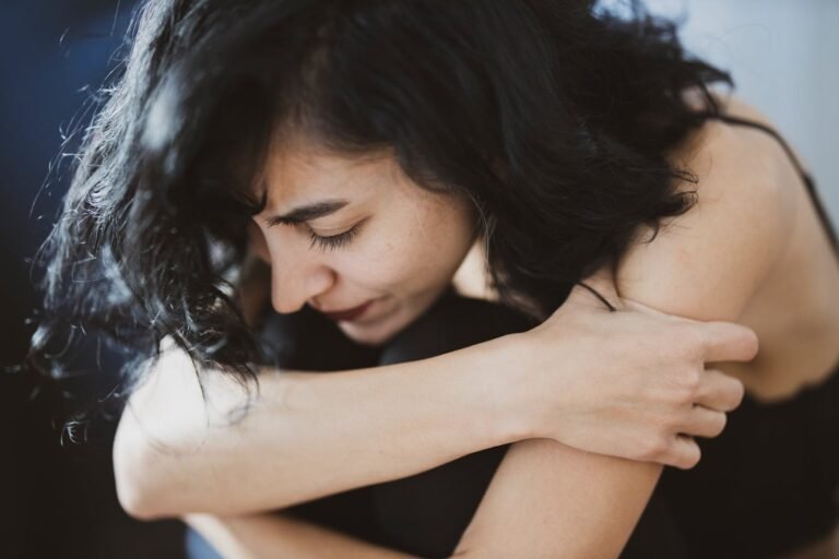 الهشاشة النفسية وارتباطها الوثيق بالسوشال ميديا 2 الهشاشة النفسية 2 - كلنا أمهات