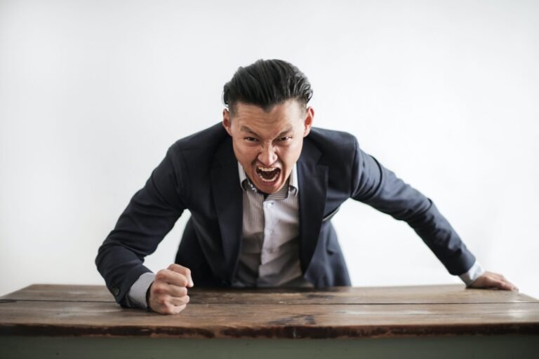 كيف أتعامل مع المدير المزعج في العمل؟ 6 pexels andrea piacquadio 3760790 scaled 1 - كلنا أمهات