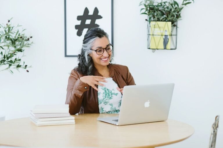 أنيسة الشريف: أثر الأمومة في اختيار العمل الحُر لنشر الوعي المجتمعي تجاه تمكين المرأة والوالدية 7 IMG 9279 - كلنا أمهات