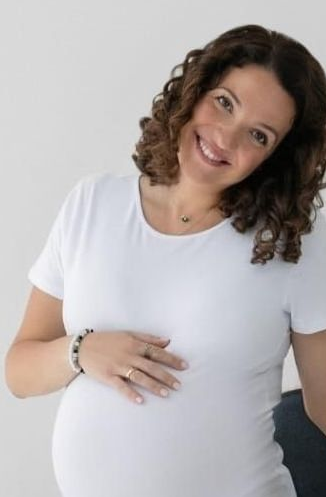 رحلة أم مع شعور الوحدة بعد الولادة والغربة: من الألم إلى منصة لدعم الأمهات 2 Bizpreneur 1 1 - كلنا أمهات
