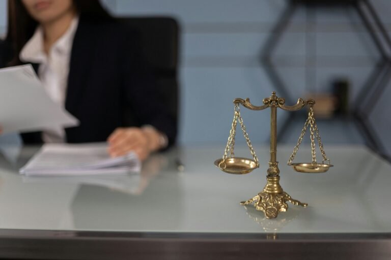 العمل عن بُعد للأمهات: اكتشفي عالم الاستشارات القانونية 4 pexels ekaterina bolovtsova 6077520 - كلنا أمهات
