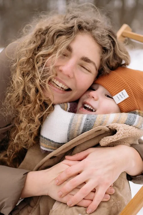 ما هي السعادة الحقيقية وكيف أكون سعيدة؟ وملخص كتاب نظرية الفستق 4 pexels photo 6616093 1 - كلنا أمهات